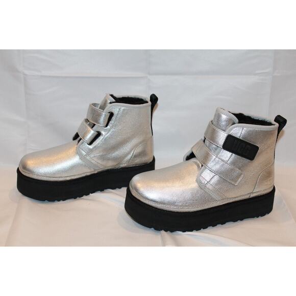 UGG SILVER NEUMEL PLATFORM STRAP ANKLE BOOTS YOUTH 4 FITS WOMEN US 5.5-6 - Picture 2 of 9